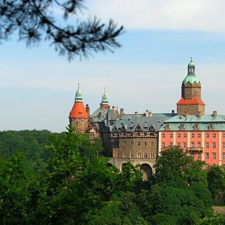 Hotel Przy Oslej Bramie Wałbrzych Esterno foto